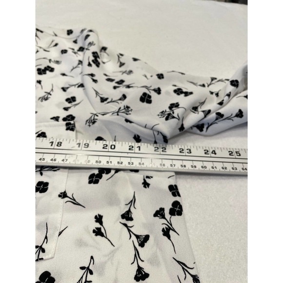 Abound Faux Wrap Blouse XL White Black Floral Surplice V-Neck Pocket Long Sleeve - Picture 7 of 9